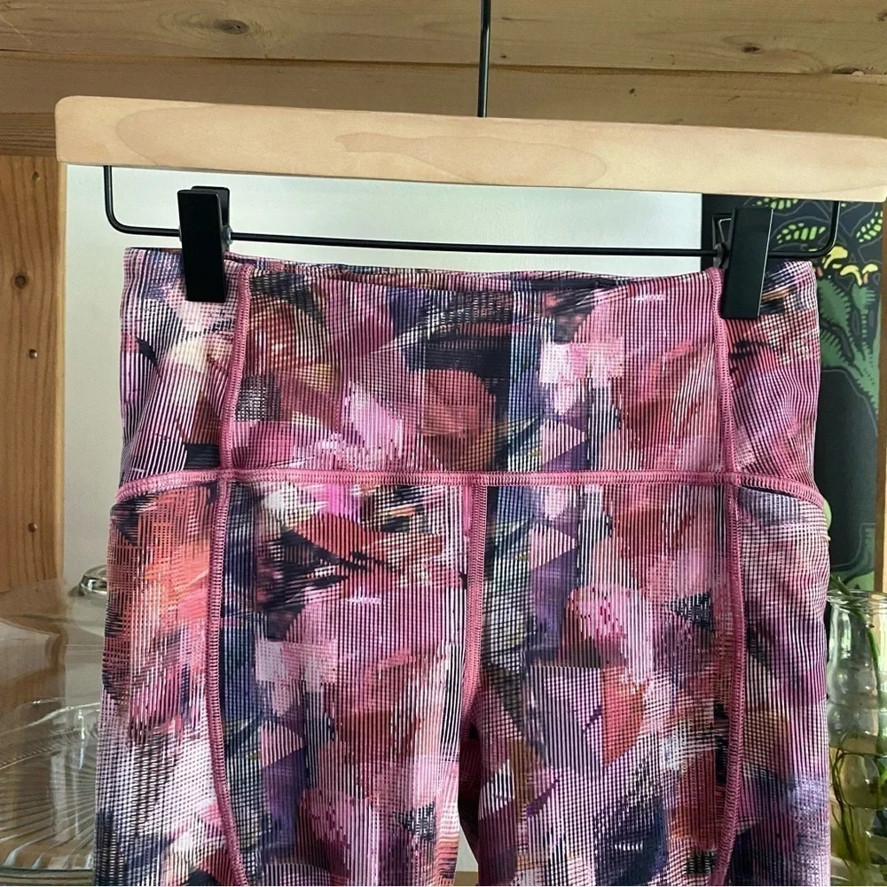 Lululemon On Pace Crop Sun Dazed Multi Pink Leggings Size 4